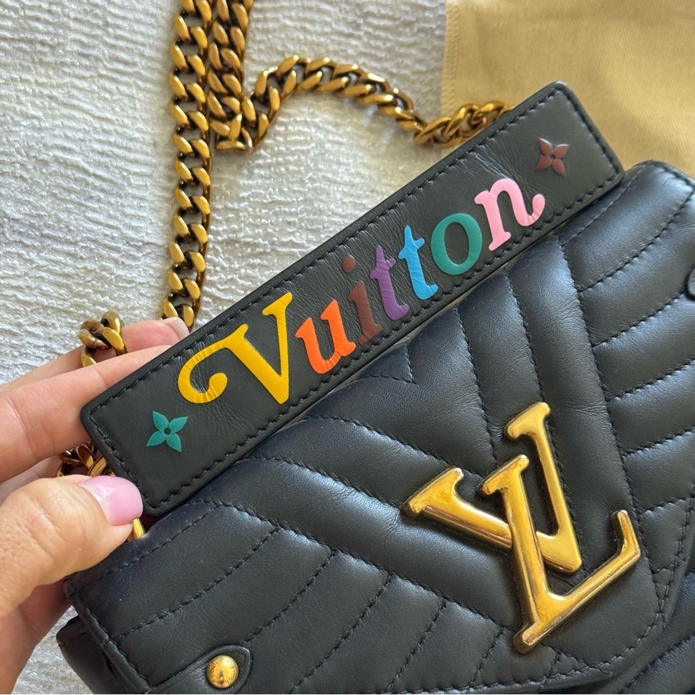 Louis Vuitton Wave Black Quilted Shoulder/Crossbody Bag, Authentic - Picture 2 of 16